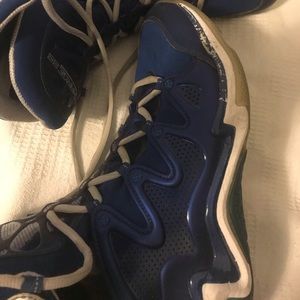 Used UNder Armour shoes